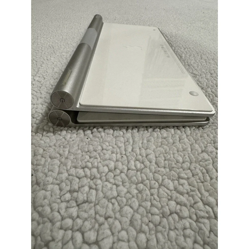 Apple A1314 Wireless Keyboard - 2 PC Tested And Working